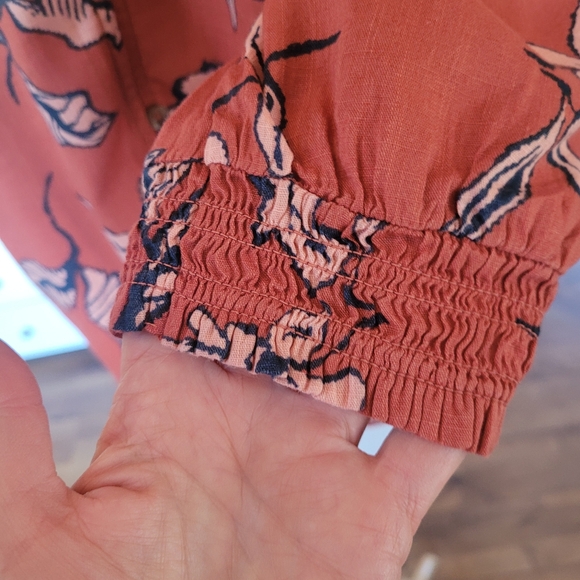 Sonoma Good For Life. V Neck Orange And White Button Down Women's Blouse. Size M - Picture 10 of 11